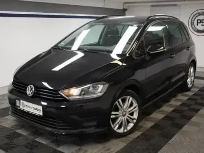 Używany VW Golf VII Trendline 110 KM (80 kW) 2018 Andere Sedan/Limuzyna