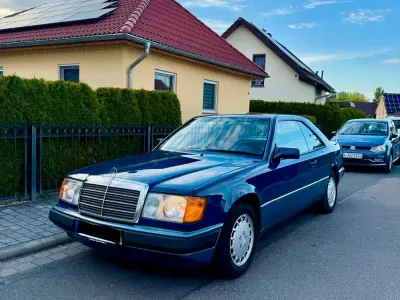 Gebraucht Mercedes 230 136 PS (100 kW) 1990 Blau Coupé