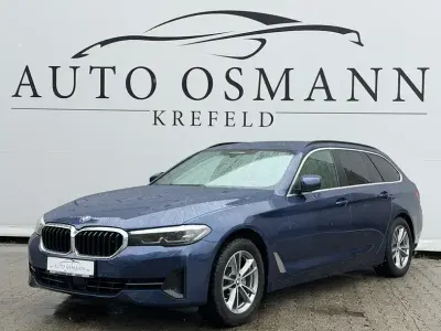 Gebraucht BMW 520 Sport Line 190 PS (139 kW) 2023 Phytonicblau metallic Kombi