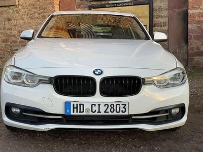 Gebraucht BMW 330 Sport Line 258 PS (189 kW) 2015 Weiß Kombi