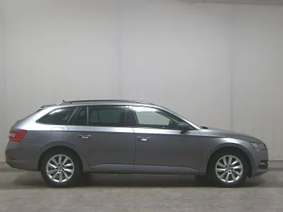 Gebraucht Skoda Superb Style 150 PS (110 kW) 2022 Grau Kombi