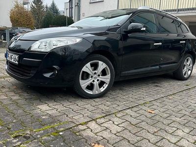 Gebraucht Renault Mégane GrandTour Dynamique 110 PS (80 kW) 2012 Schwarz Kombi