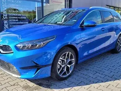 Neu Kia Ceed Sportswagon 140 PS (102 kW) 2025 Blau Kombi