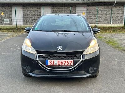 Gebraucht Peugeot 208 Active 68 PS (50 kW) 2014 Schwarz Kleinwagen