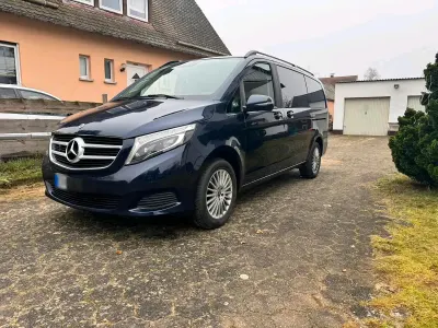 Gebraucht Mercedes V220 170 PS (125 kW) 2019 Blau Van / Kleinbus