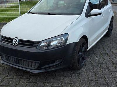 Weiß Gebraucht 2014 VW Polo Trendline Limousine | 3.999 € (Fairer Preis)