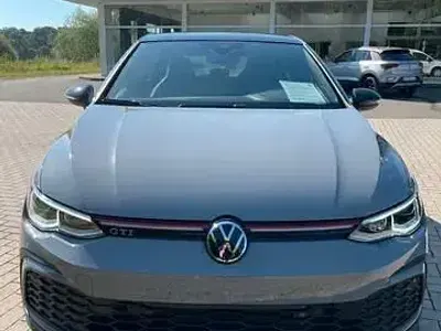 Gebraucht VW Golf VIII GTI 245 PS (180 kW) 2023 Mondsteingrau Limousine