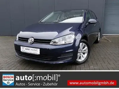 Second-hand VW Golf VII Trendline 110 CP (80 kW) 2016 Albastru Berlinǎ