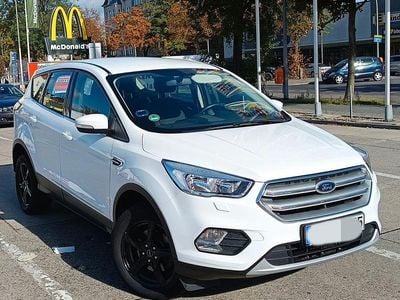 Gebraucht Ford Kuga Trend 120 PS (88 kW) 2019 Weiß SUV