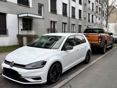 Gebraucht VW Golf VII Highline 150 PS (110 kW) 2019 Weiß Limousine