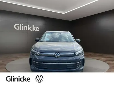 Neu VW Tiguan 131 PS (96 kW) 2026 Delfingrau metallic SUV