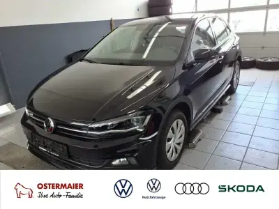 Gebraucht VW Polo Active 110 PS (80 kW) 2021 Deep black perleffekt Kleinwagen