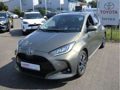 Gebraucht Toyota Yaris Hybrid Comfort 116 PS (85 kW) 2021 Manganbronze metallic Kleinwagen