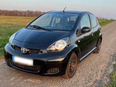 Usata Toyota Aygo Cool 68 CV (50 kW) 2009 Nero Utilitaria