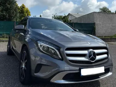 Gebraucht Mercedes GLA220 170 PS (125 kW) 2015 Grau SUV