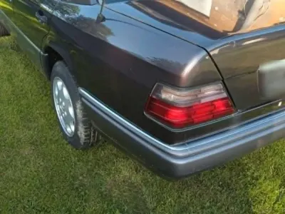 Gebraucht Mercedes 200 75 PS (55 kW) 1995 Braun Limousine