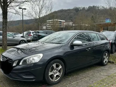 Usado Volvo V60 R-Design 114 HP (83 kW) 2011 Cinzento Carrinha