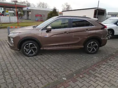 Używany Mitsubishi Eclipse Cross Select 188 KM (138 kW) 2024 Brązowy SUV