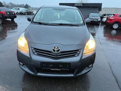 Usata Toyota Verso Life 126 CV (92 kW) 2011 Argento Monovolume