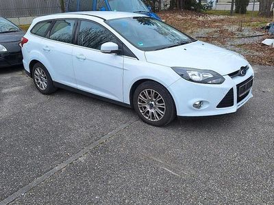 Gebraucht Ford Focus 116 PS (85 kW) 2011 Weiß Kombi