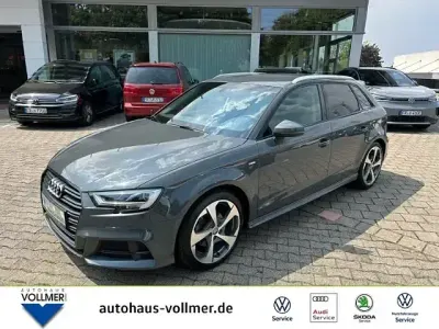 Gebraucht Audi A3 Sport 150 PS (110 kW) 2018 Grau Limousine