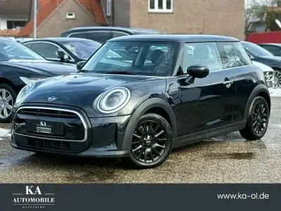 Używany Mini ONE Classic 102 KM (75 kW) 2022 Czarny Hatchback