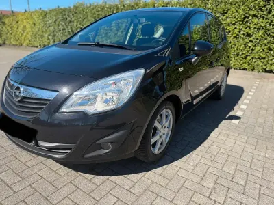 Gebraucht Opel Meriva 101 PS (74 kW) 2011 Schwarz Van / Kleinbus