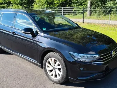Gebraucht VW Passat 150 PS (110 kW) 2022 Schwarz Kombi