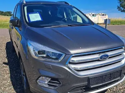Gebraucht Ford Kuga Titanium 150 PS (110 kW) 2018 Magneticgrau (metallic) SUV