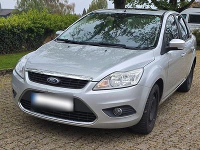 Usata Ford Focus Ghia 145 CV (106 kW) 2008 Argento Berlina