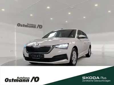 Gebraucht Skoda Scala Active 95 PS (69 kW) 2022 Weiß Kleinwagen