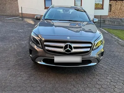Gebraucht Mercedes GLA200 156 PS (114 kW) 2016 Grau SUV