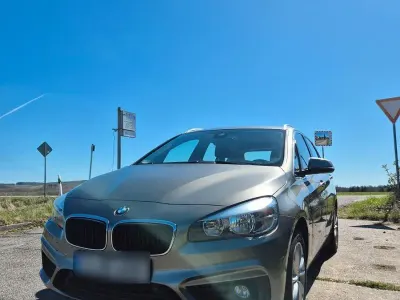 Używany BMW 220 Active Tourer 192 KM (141 kW) 2015 Beżowy Minivan