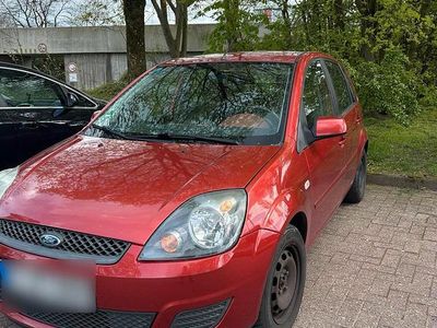 Gebraucht Ford Fiesta 65 PS (47 kW) 2006 Rot Kleinwagen
