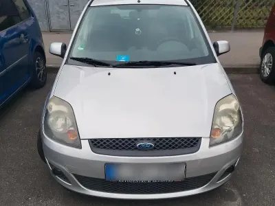 Gebraucht Ford Fiesta 80 PS (58 kW) 2008 Grau Kleinwagen