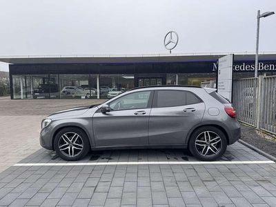 Gebraucht Mercedes GLA180 AMG line 122 PS (89 kW) 2017 Grau SUV