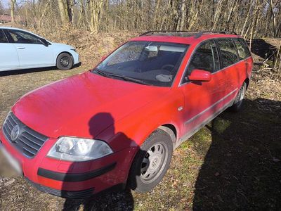 Gebraucht VW Passat 131 PS (96 kW) 2002 Rot Kombi