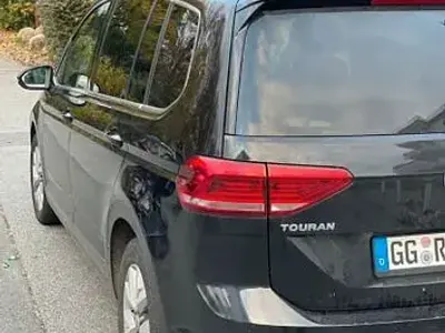 Gebraucht VW Touran Trendline 116 PS (85 kW) 2017 Schwarz Van / Kleinbus