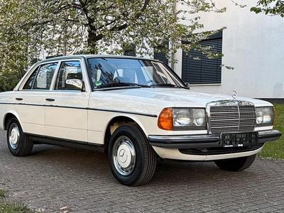 Gebraucht Mercedes E280 1983 Grün Limousine