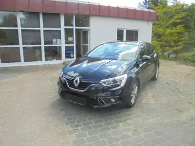 Gebraucht Renault Mégane GrandTour LIMITED 116 PS (85 kW) 2020 Sternenschwarz Kombi