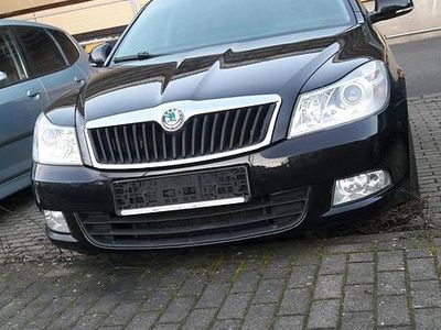 Gebraucht Skoda Octavia 122 PS (89 kW) 2010 Schwarz Kombi