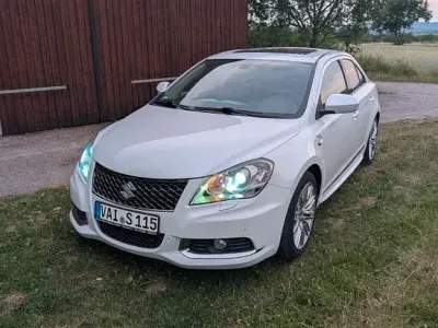 Gebraucht Suzuki Kizashi Sport 178 PS (130 kW) 2011 Weiß Limousine