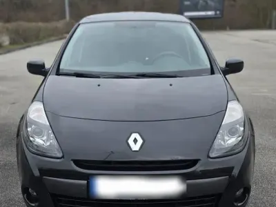 Używany Renault Clio II 75 KM (55 kW) 2009 Czarny Sedan/Limuzyna