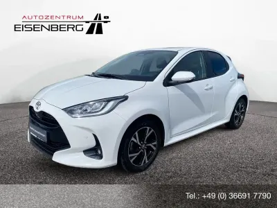 Gebraucht Toyota Yaris Hybrid Style 116 PS (85 kW) 2024 Weiß Limousine