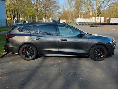 Second-hand Ford Focus ST-Line 155 CP (114 kW) 2023 Gri Break