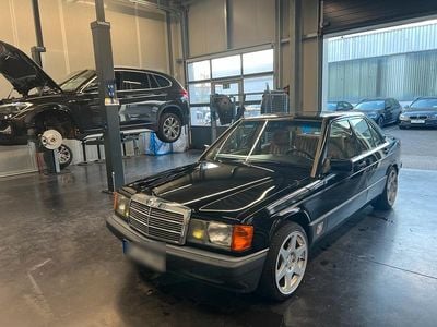 Brugt Mercedes 190 160 HK (117 kW) 1992 Sort Sedan