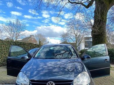 Usata VW Golf IV 75 CV (55 kW) 2004 Blu Berlina
