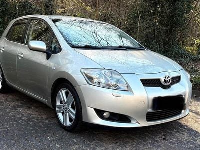 Usata Toyota Auris 180 CV (132 kW) 2008 Argento Utilitaria