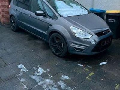 Braun Gebraucht 2013 Ford S-MAX Business Edition Van / Kleinbus | 5.200 € (Fairer Preis)