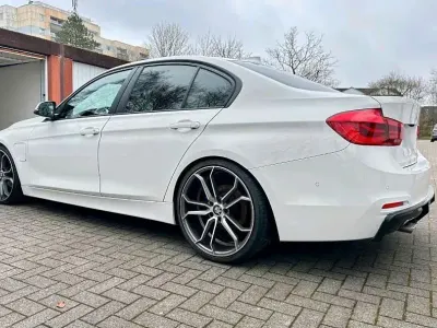Second-hand BMW 330e iPerformance 252 CP (185 kW) 2017 Alb Berlinǎ